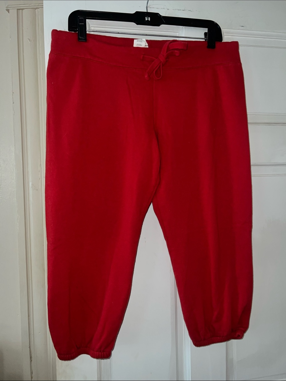 Fabletics - Women’s Red Knee Length Sweatpants with Drawstring